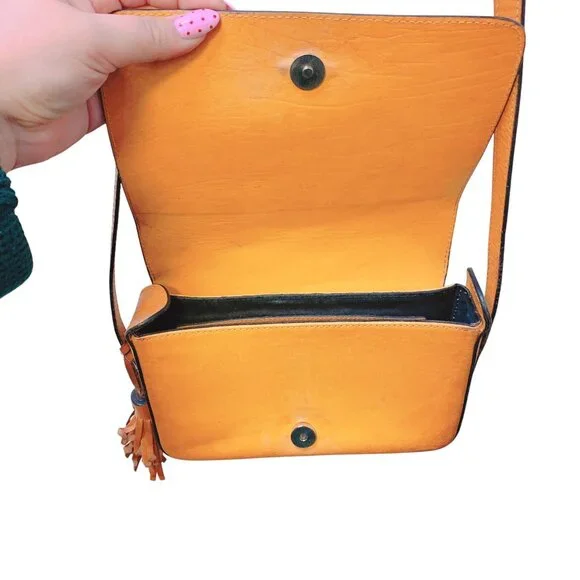 Vintage Bolsa Canela Embossed Leather Crossbody Bag With Floral Design - Picture 5 of 9